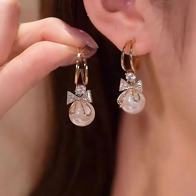 Alternative view of Aretes Brillo Perla
