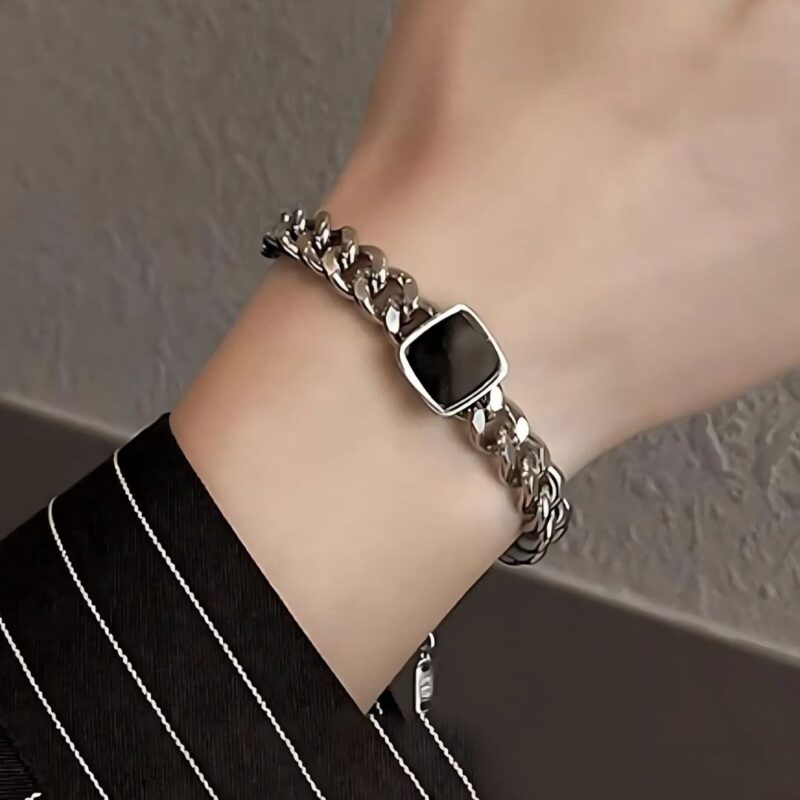 Alternative view of Pulsera Urban Cuban