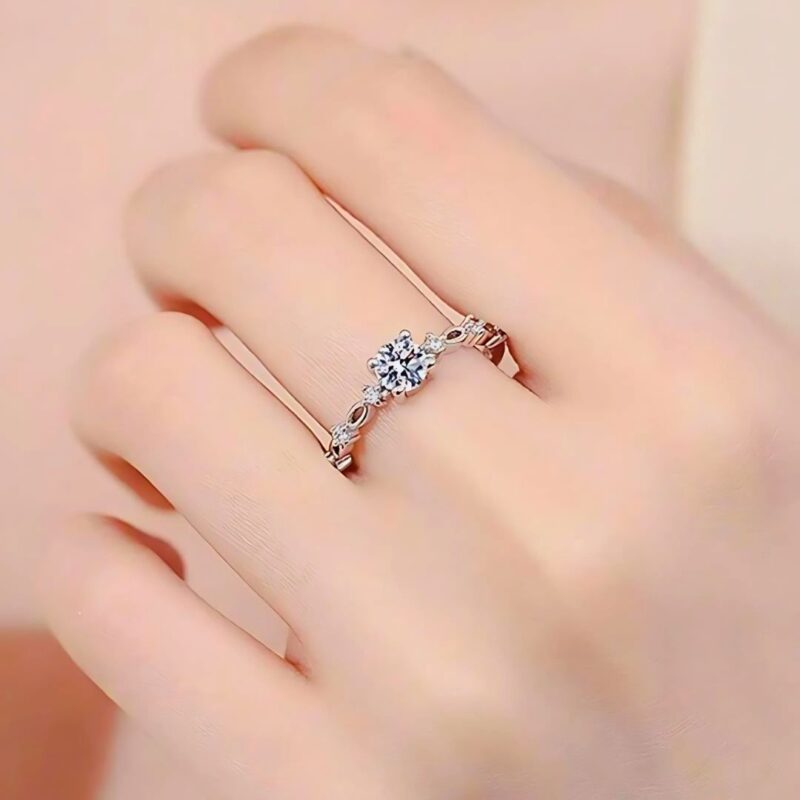 Alternative view of Anillo Eternity