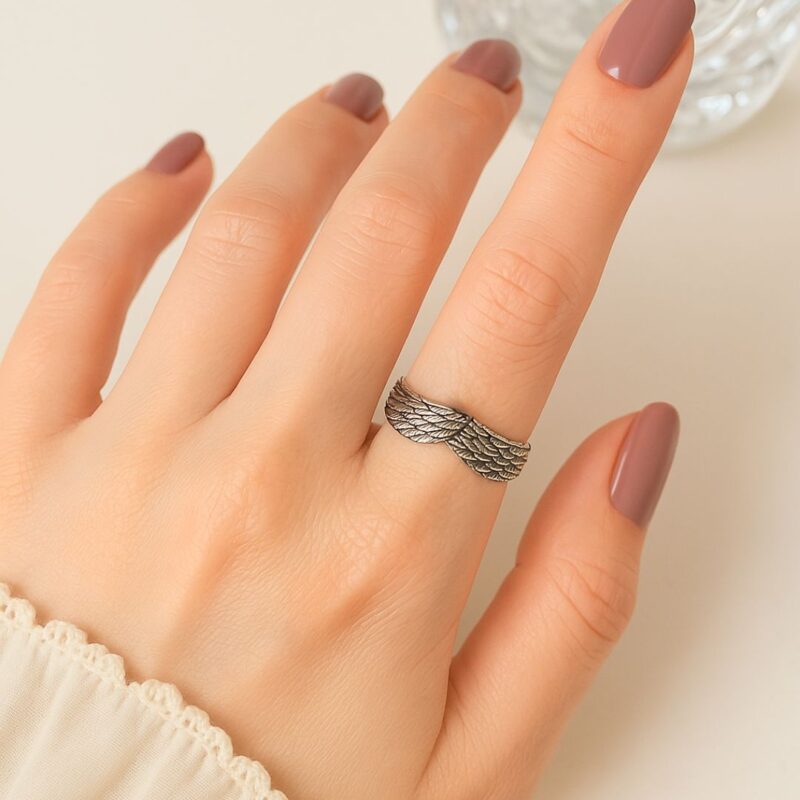 Alternative view of Anillo Alas de Ángel