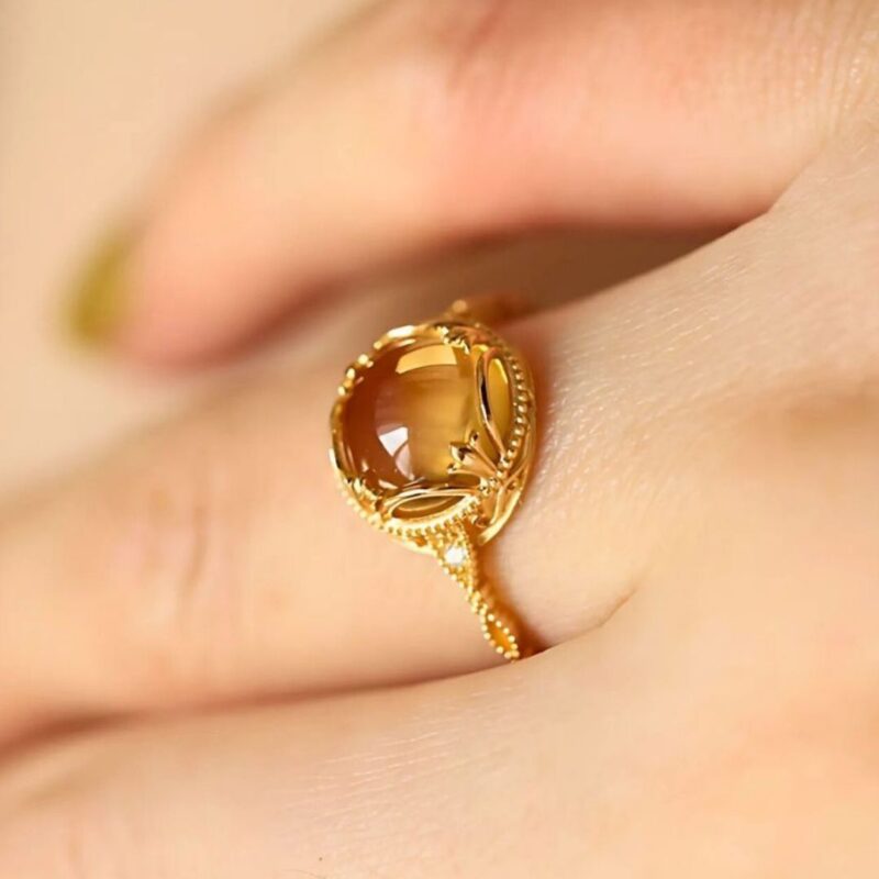 Alternative view of Anillo Corona Reina