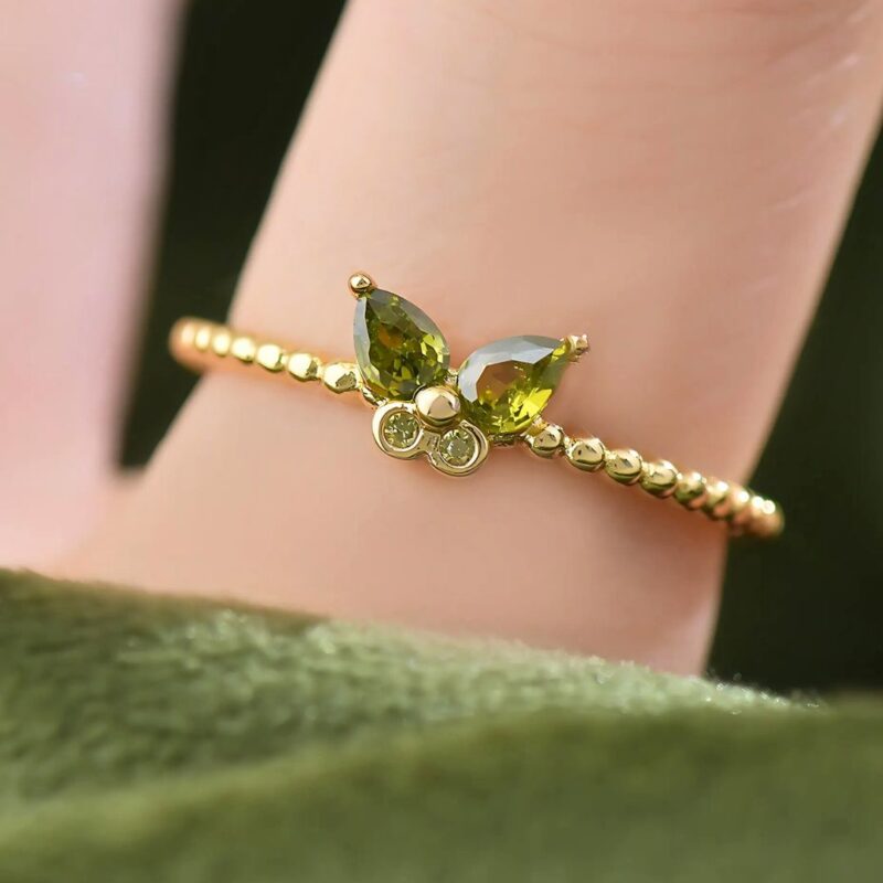 Alternative view of Anillo Brillo del Bosque