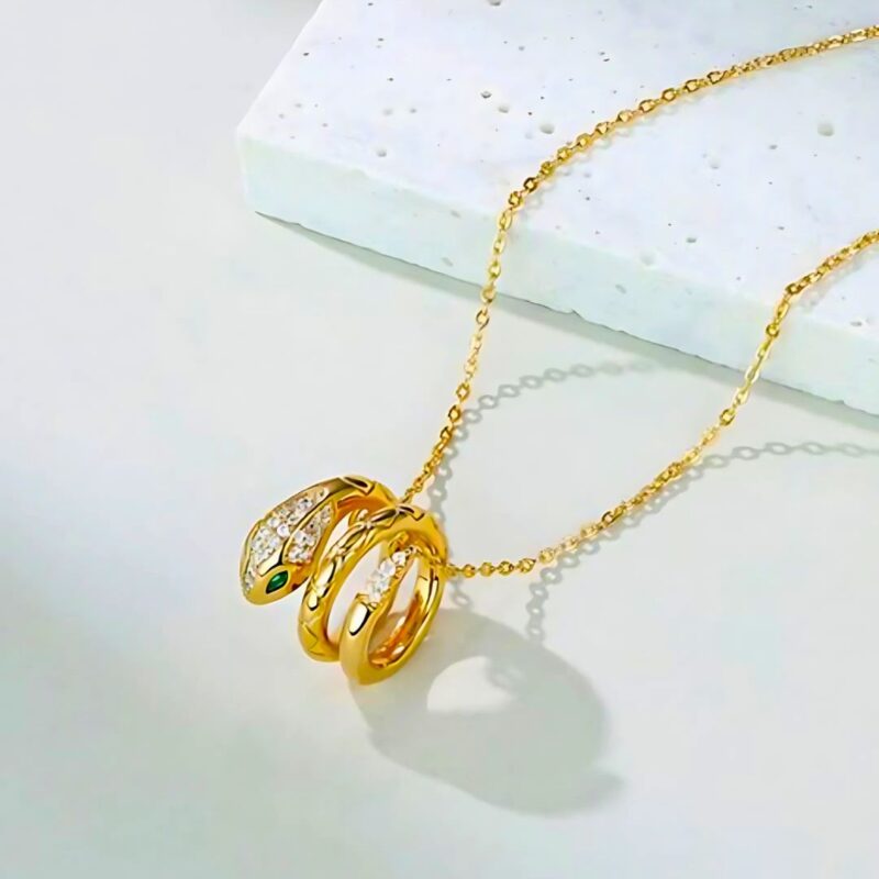 Alternative view of Collar Exotic Serpent