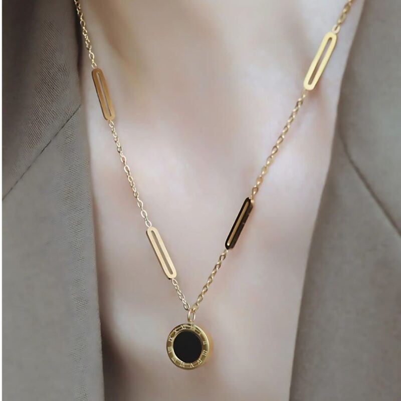 Alternative view of Collar Roman Eclipse