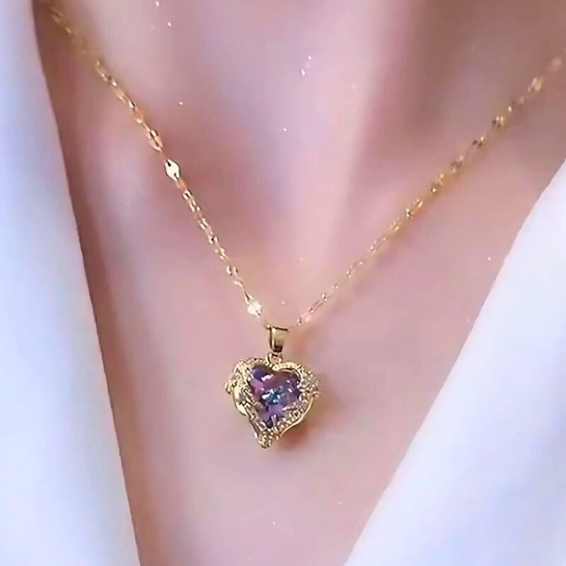 Alternative view of Collar Heart Universe