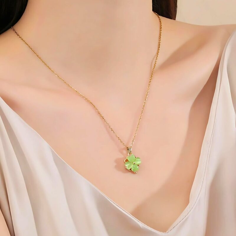 Alternative view of Collar Lucky Clover