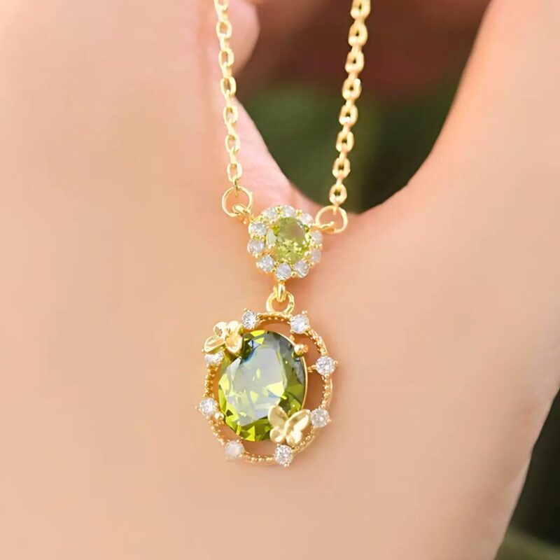 Alternative view of Collar Brillo del Bosque