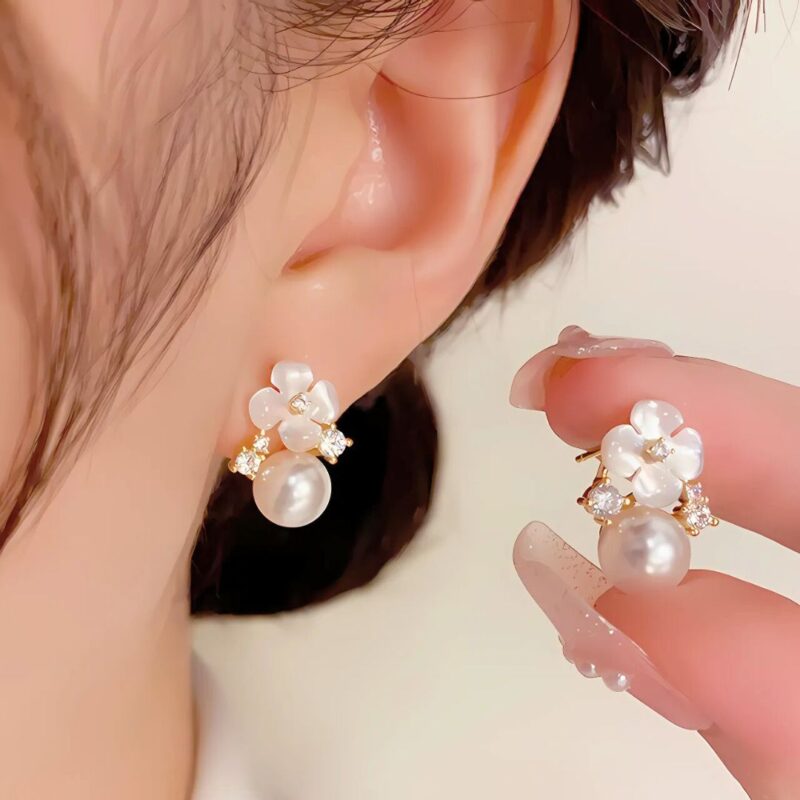 Alternative view of Aretes Pearl Bloom