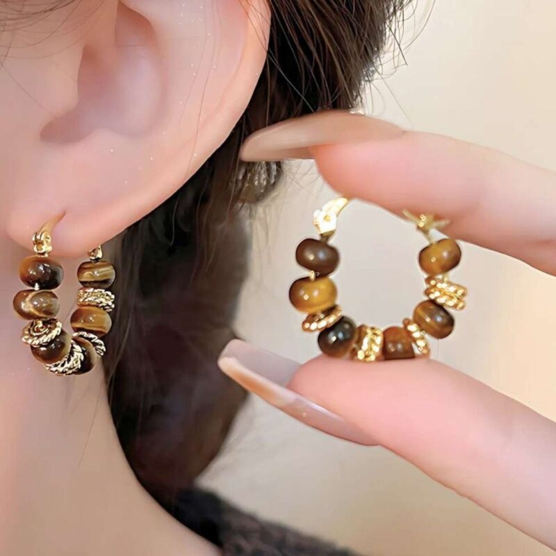 Alternative view of Aretes Ojo de Tigre