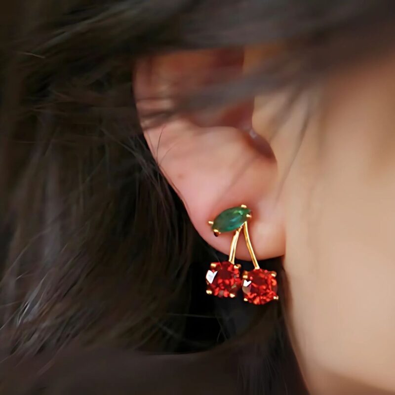 Alternative view of Aretes Cherry