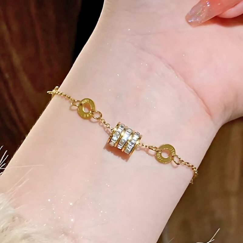 Alternative view of Pulsera Roman Arcane